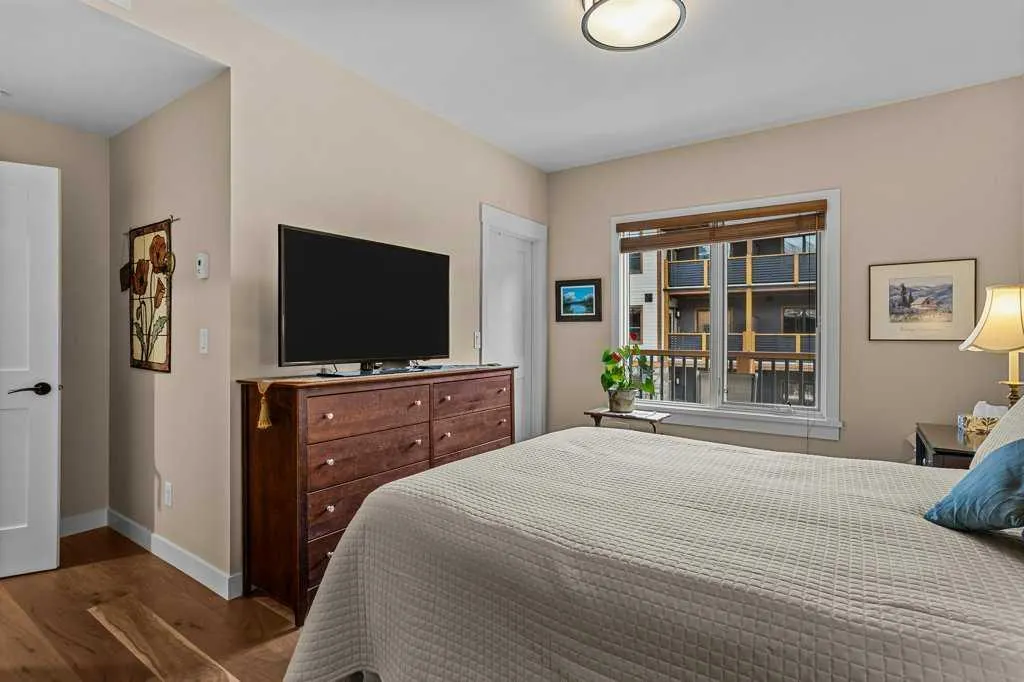 707 Spring Creek Drive #304