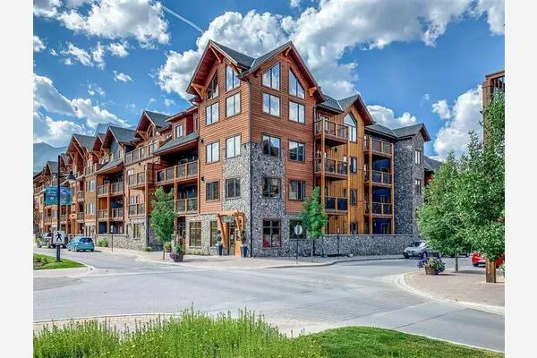 707 Spring Creek Drive #304
