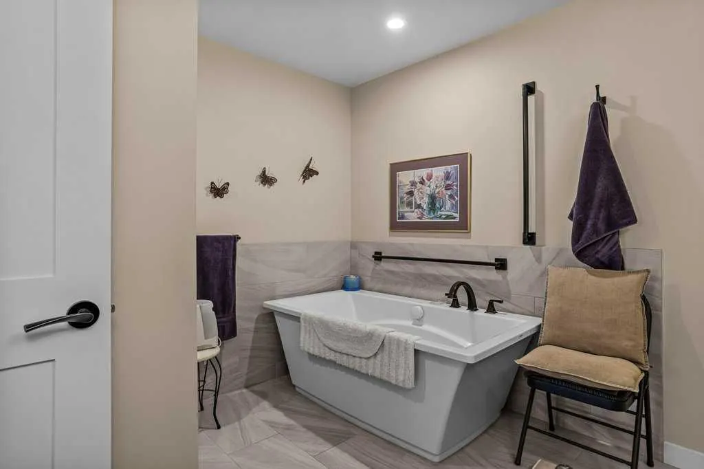 707 Spring Creek Drive #304
