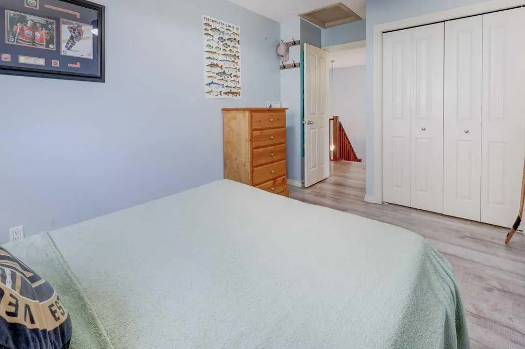 242 Crystal Green Point