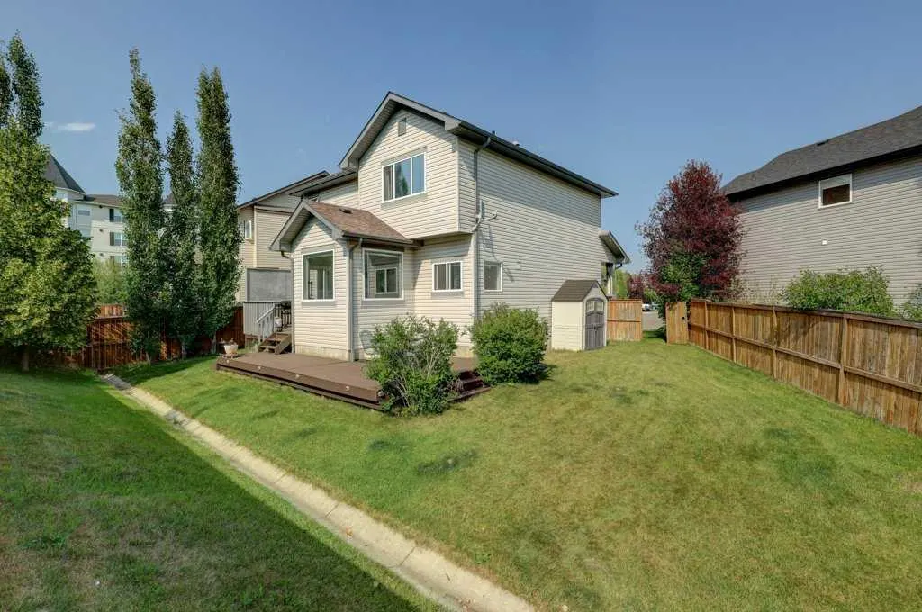 242 Crystal Green Point