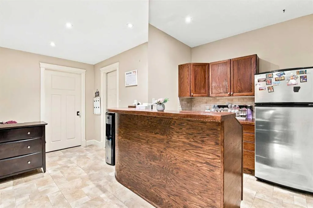14 Windermere Close
