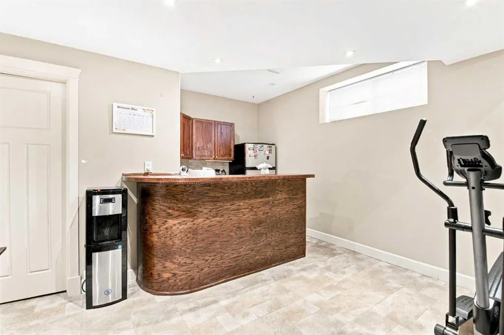 14 Windermere Close
