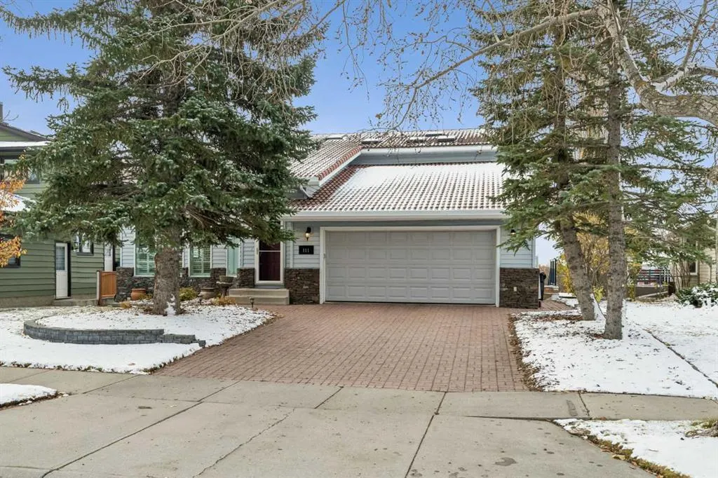 111 Hawksbrow Drive NW