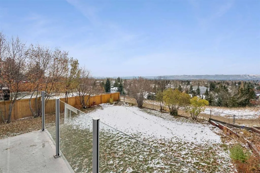 111 Hawksbrow Drive NW