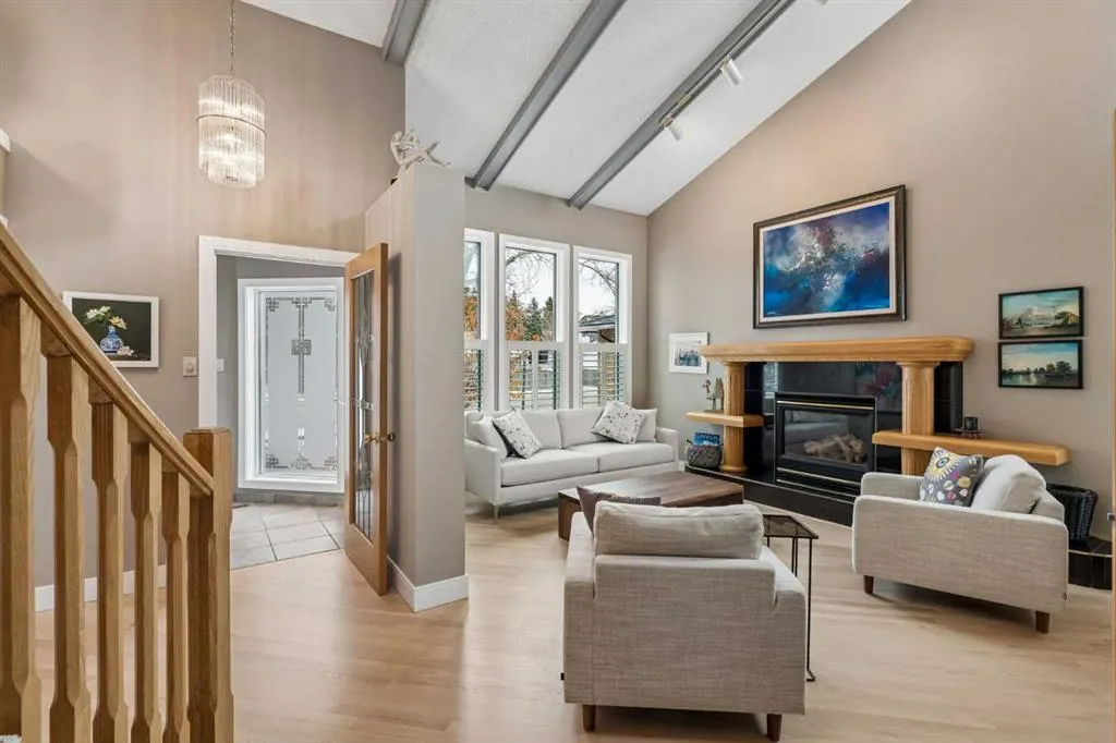 111 Hawksbrow Drive NW