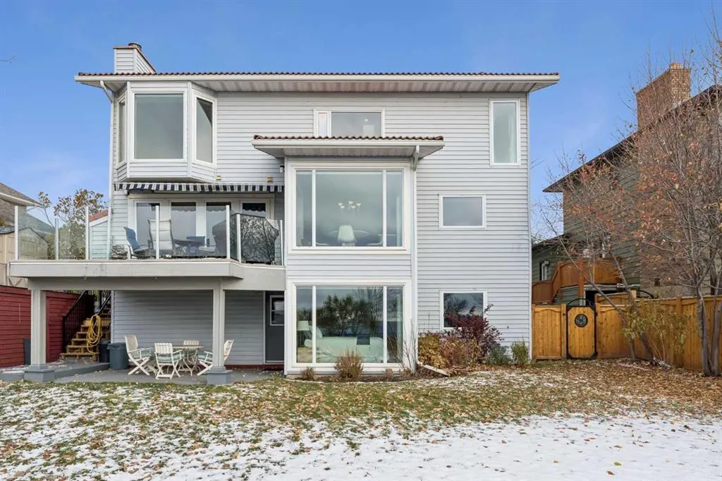 111 Hawksbrow Drive NW
