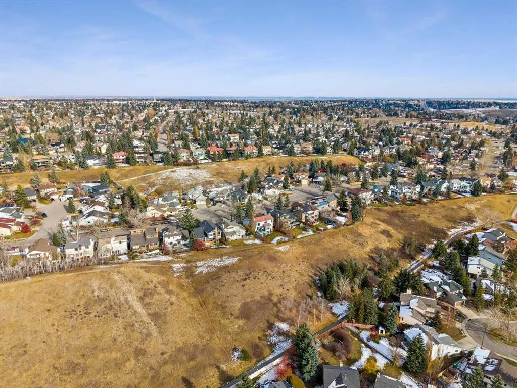 111 Hawksbrow Drive NW