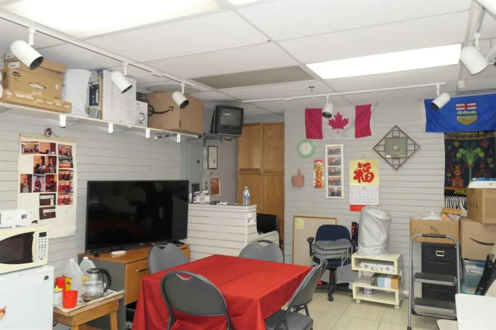 328 Centre Street SE #252