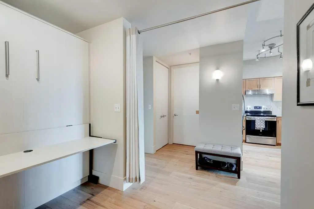 205 Riverfront Avenue SW #906