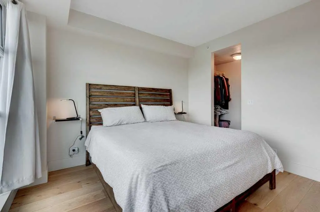 205 Riverfront Avenue SW #906