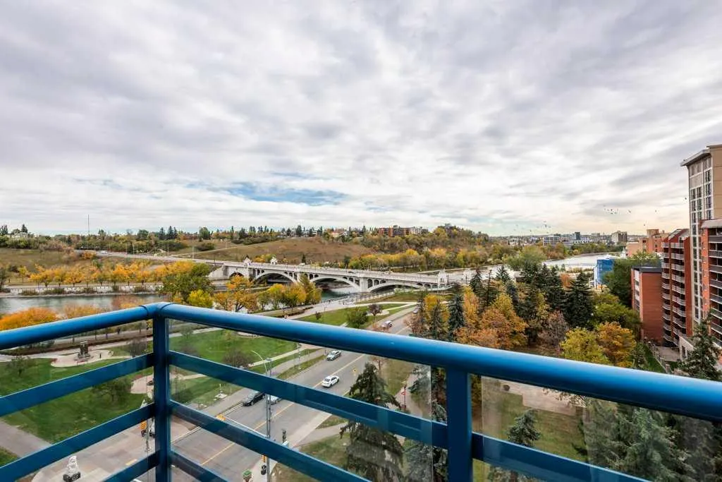 205 Riverfront Avenue SW #906