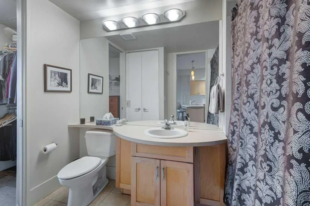 205 Riverfront Avenue SW #906