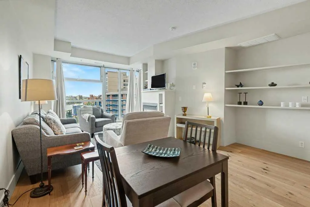205 Riverfront Avenue SW #906
