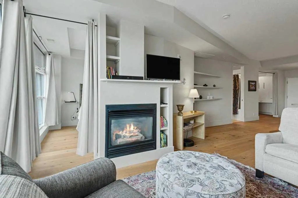 205 Riverfront Avenue SW #906