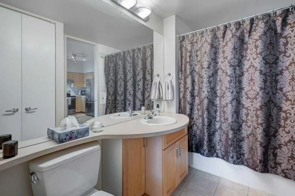 205 Riverfront Avenue SW #906