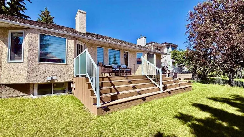 11 Hawkmount Heights NW