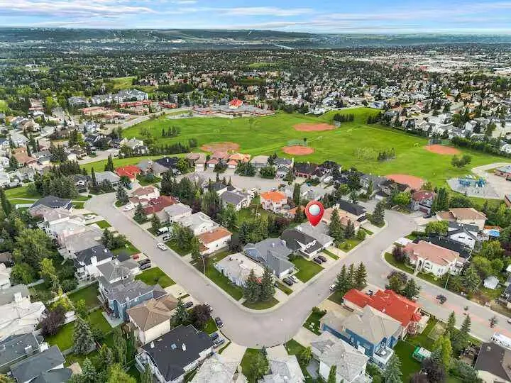 11 Hawkmount Heights NW