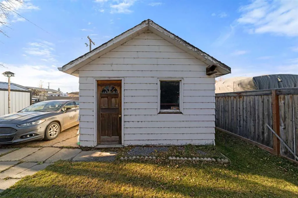 60 Railway Avenue