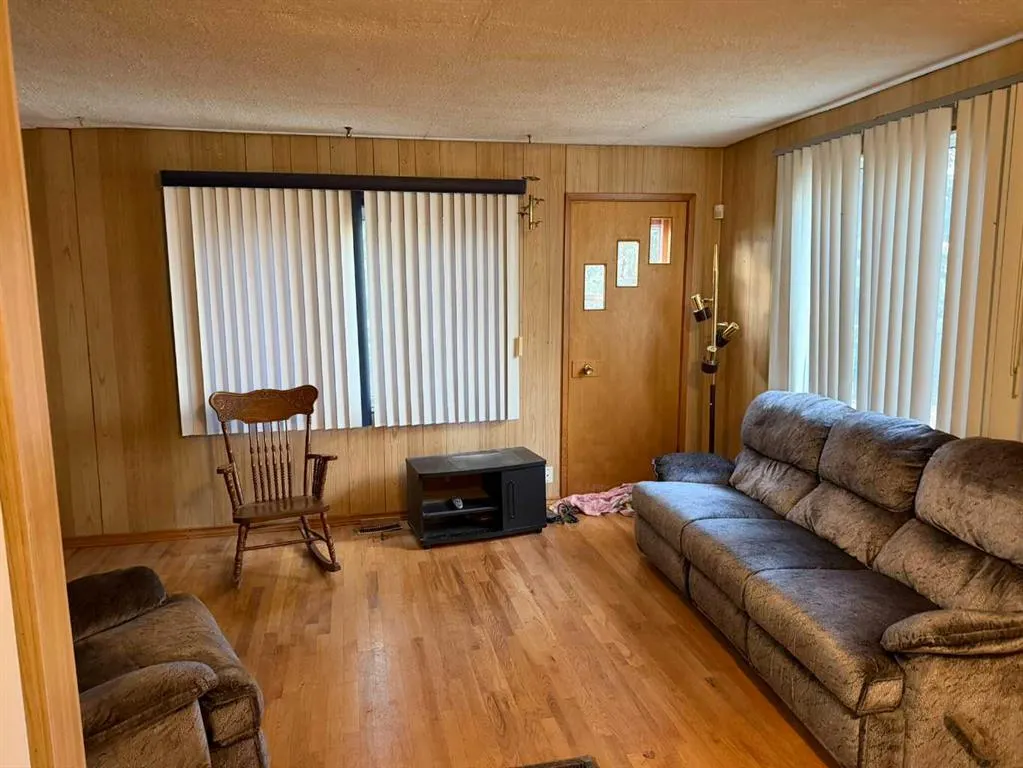 874047 Highway 35