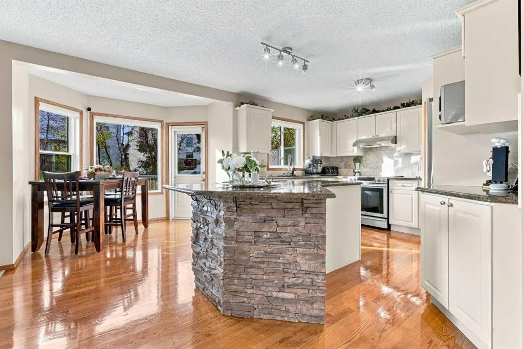134 Arbour Ridge Close NW
