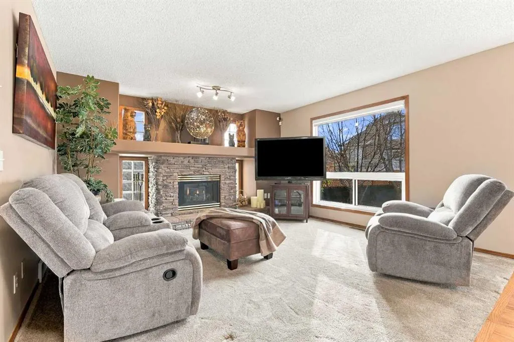 134 Arbour Ridge Close NW