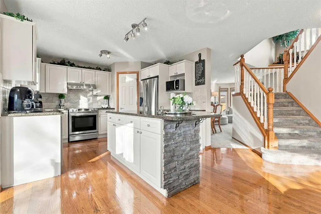 134 Arbour Ridge Close NW