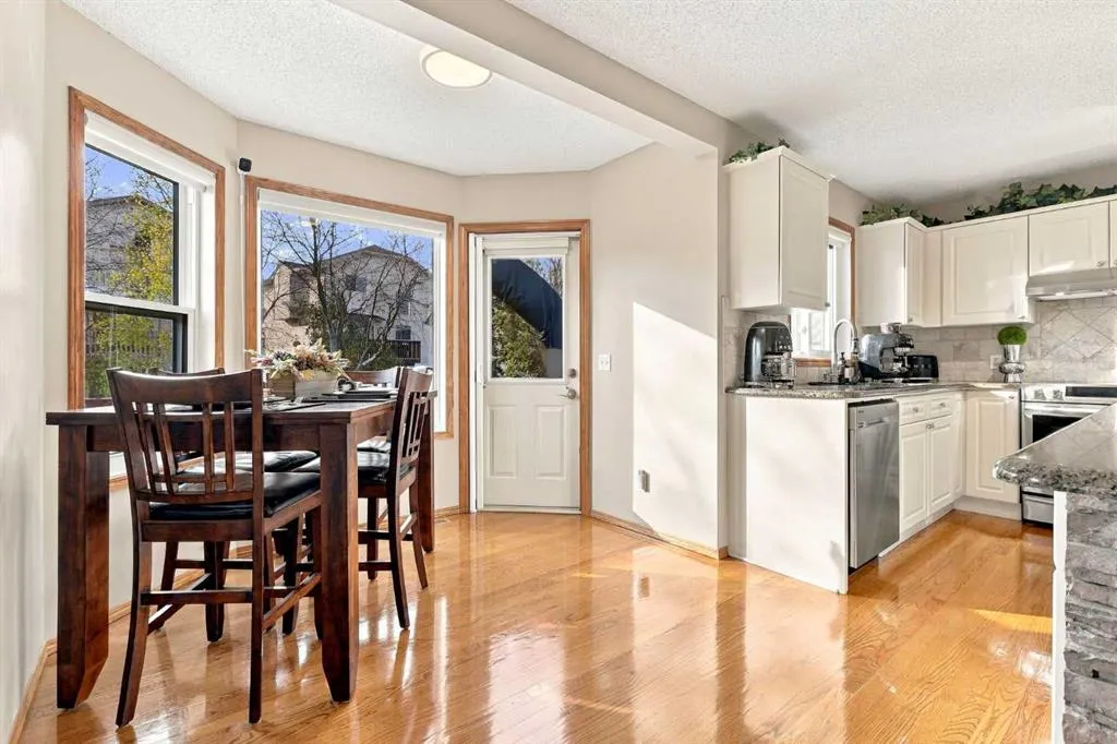 134 Arbour Ridge Close NW