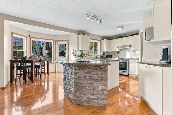 134 Arbour Ridge Close NW