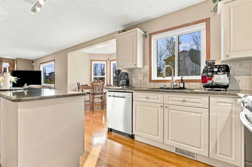 134 Arbour Ridge Close NW