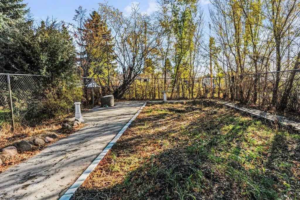 5013 47 Street