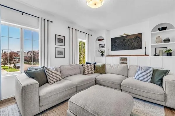 123 Elgin Meadows Way SE