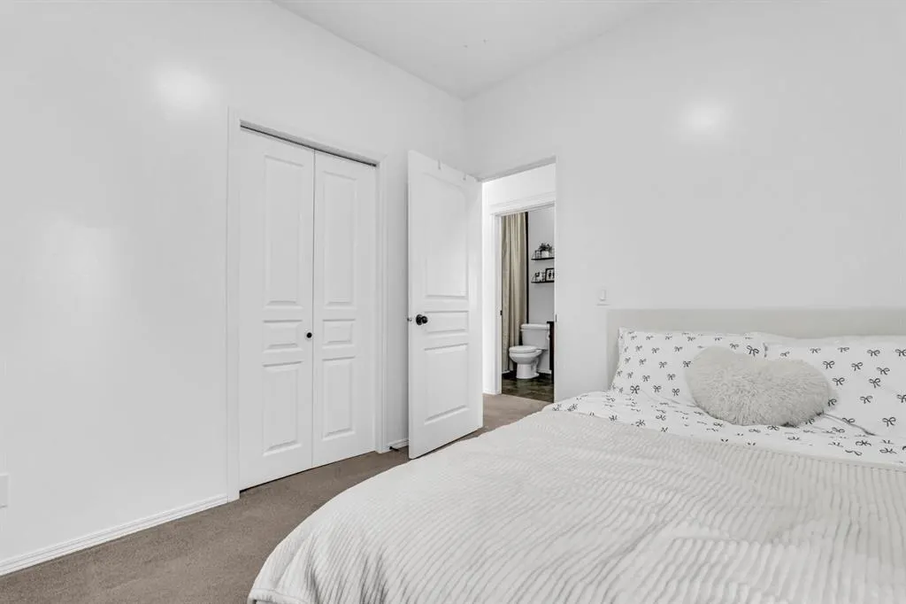 123 Elgin Meadows Way SE