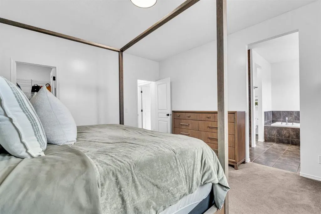 123 Elgin Meadows Way SE