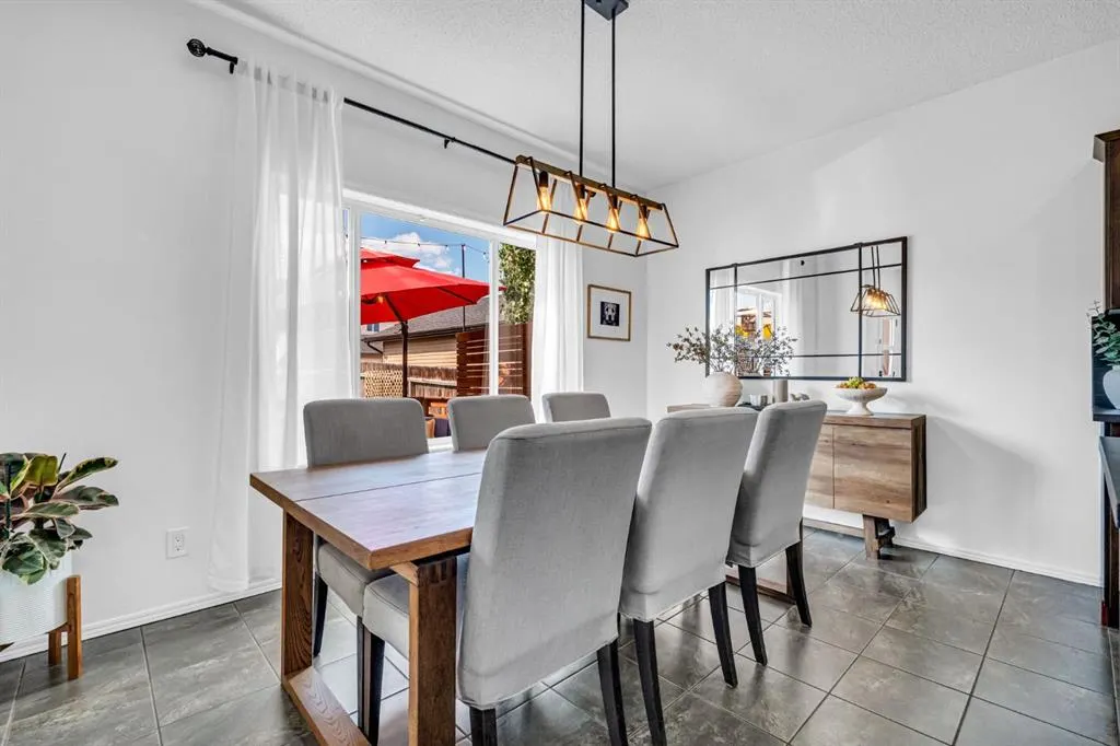 123 Elgin Meadows Way SE