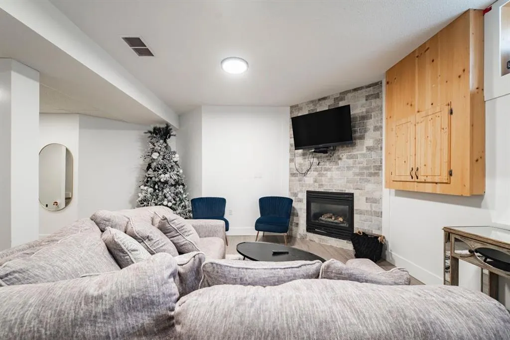 174 St. Laurent Way