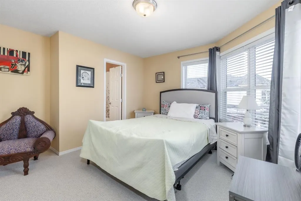 904 Prairie Sound Circle NW