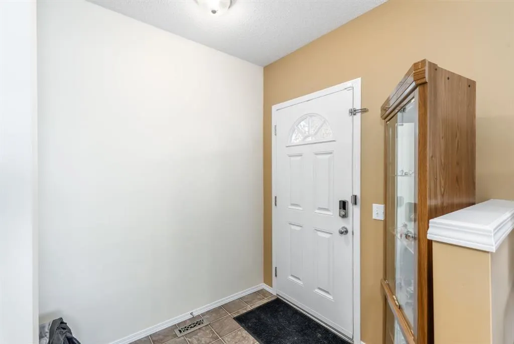 904 Prairie Sound Circle NW