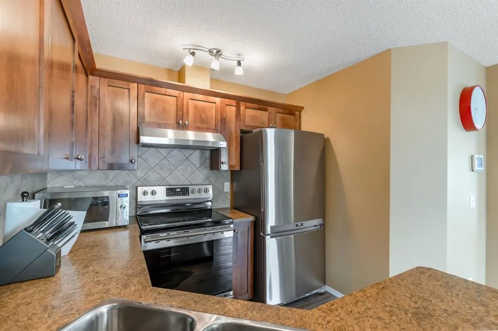 904 Prairie Sound Circle NW