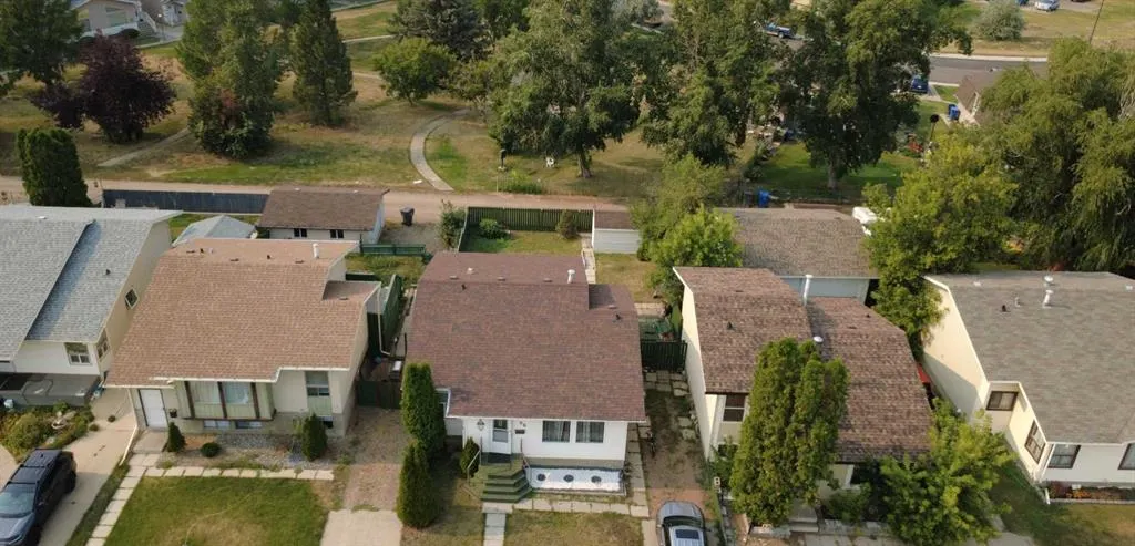 96 Simpson Crescent SE