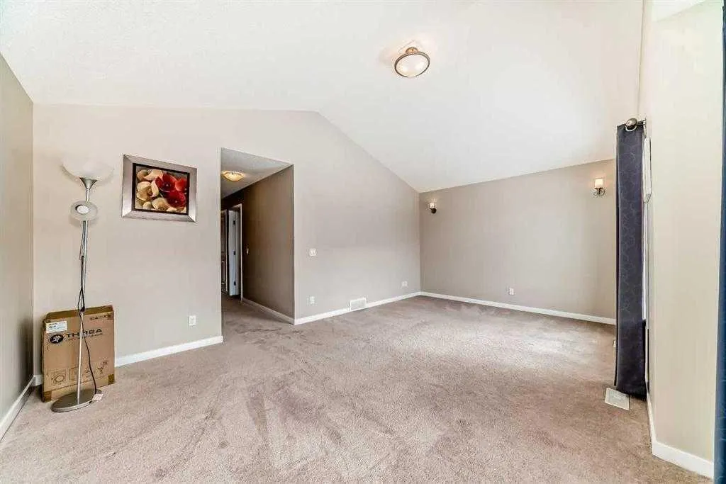 12 kincora Mews NW