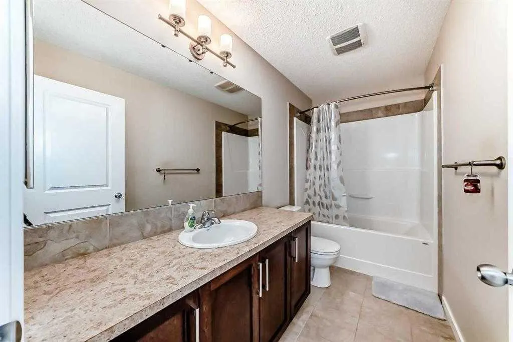 12 kincora Mews NW