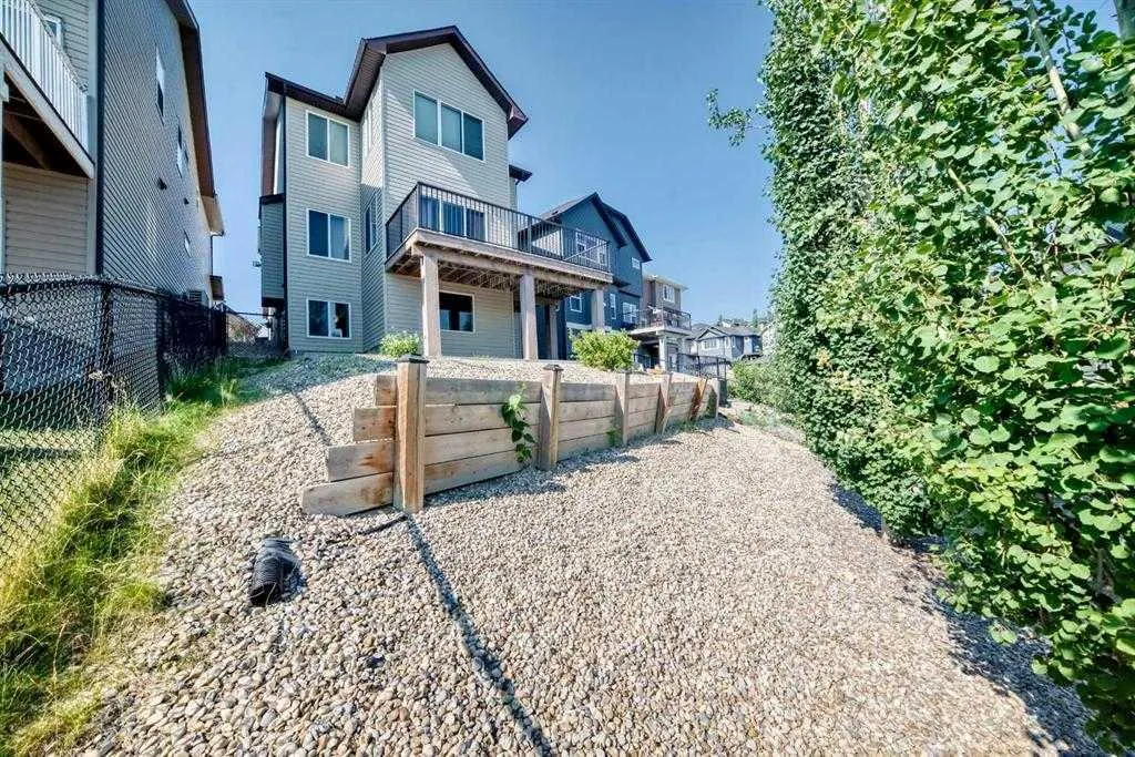 12 kincora Mews NW