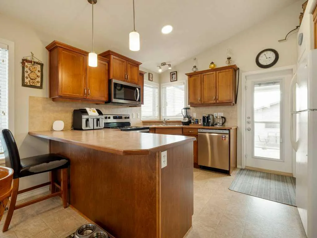 687 Parkside Drive