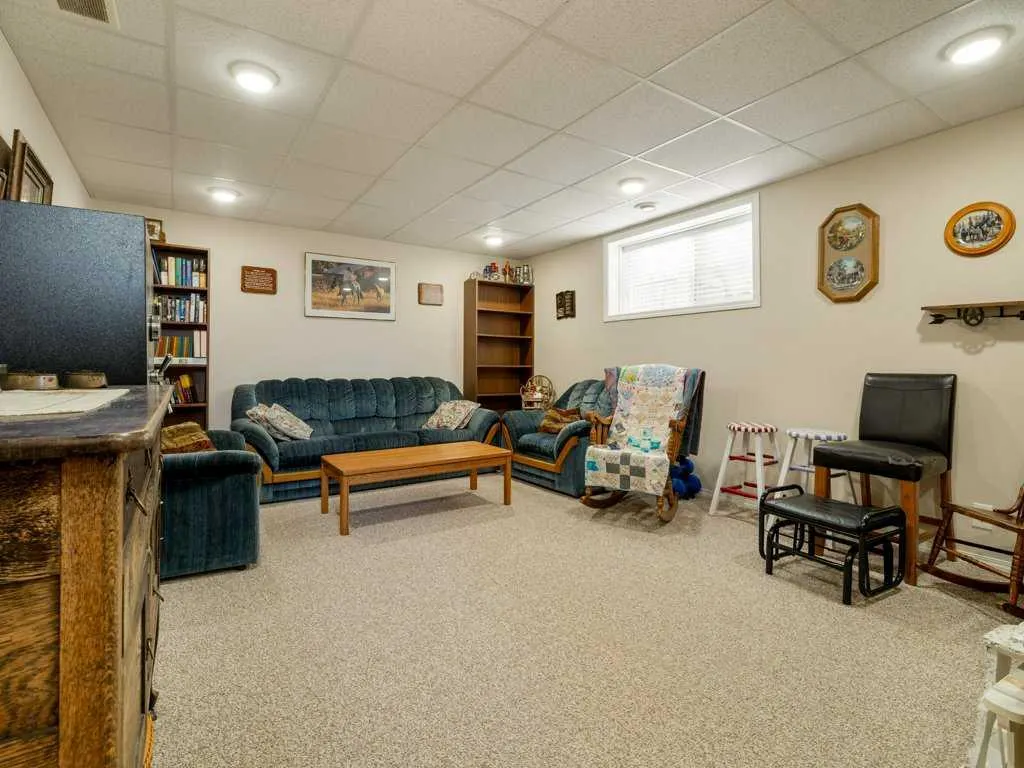 687 Parkside Drive