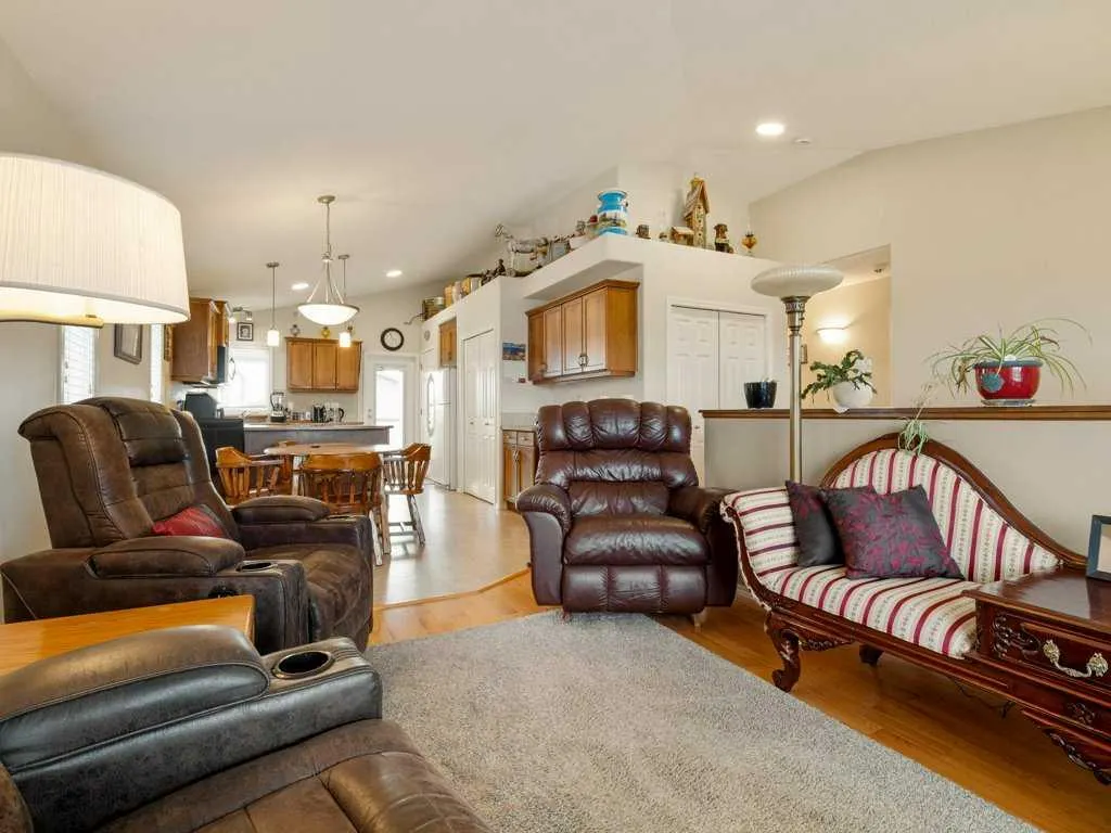 687 Parkside Drive
