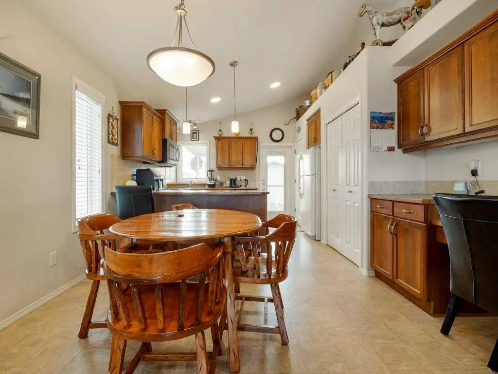 687 Parkside Drive
