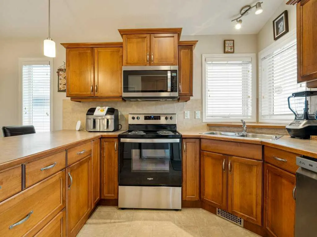 687 Parkside Drive