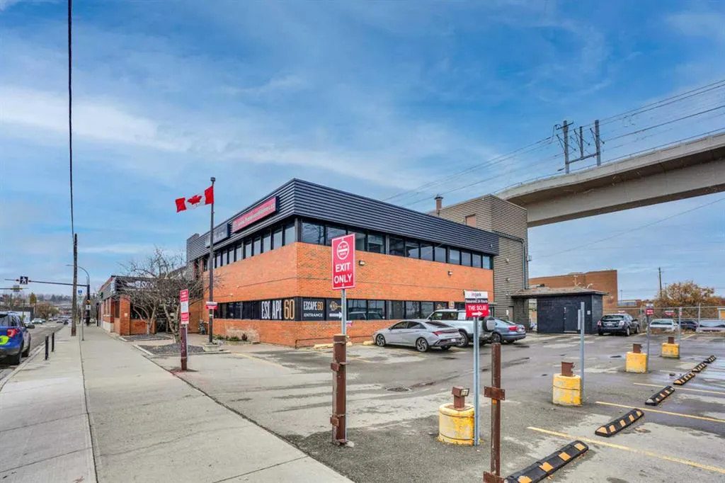 1638 10 Avenue SW #200