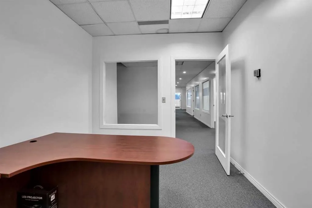 1638 10 Avenue SW #200